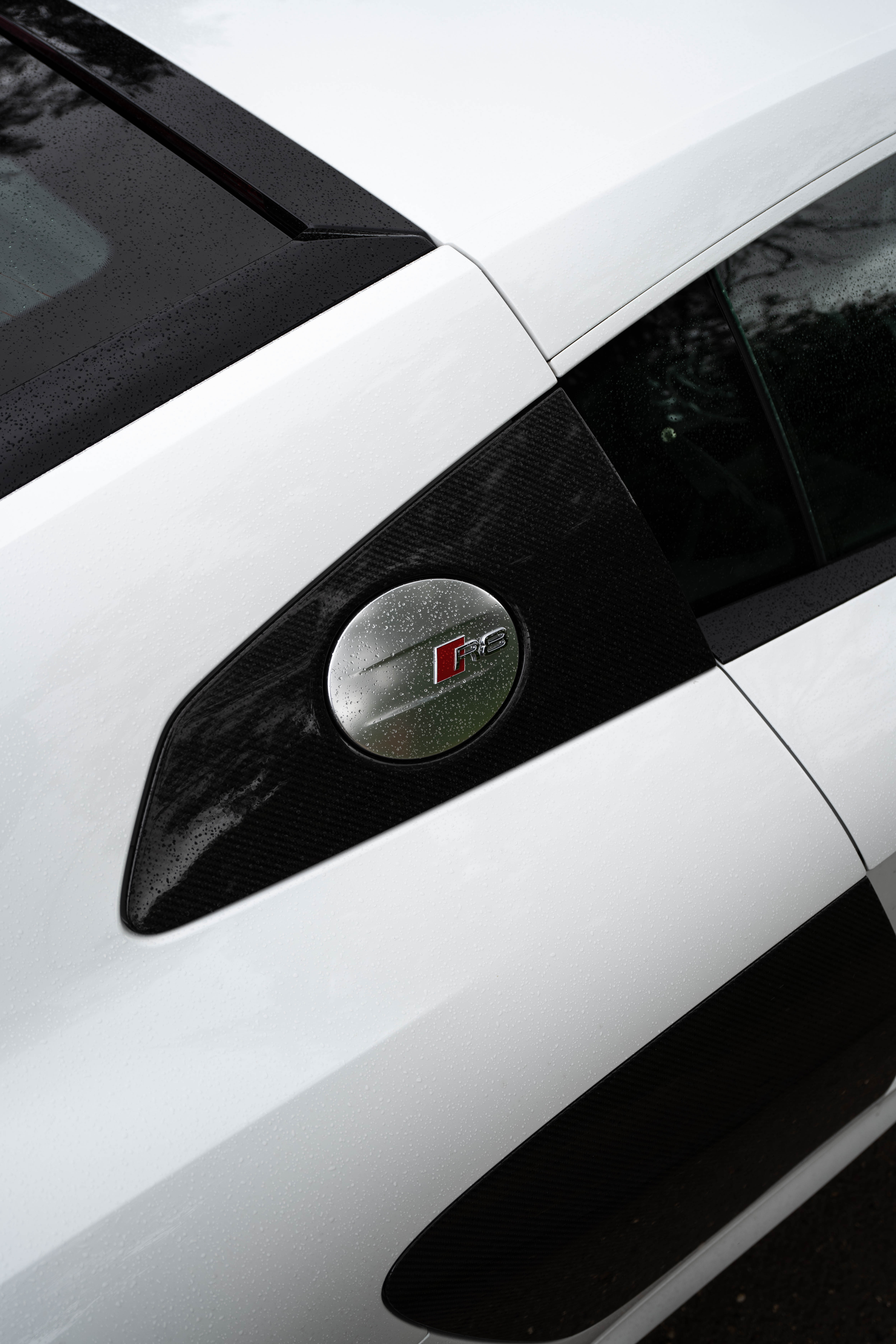 R8 blanche