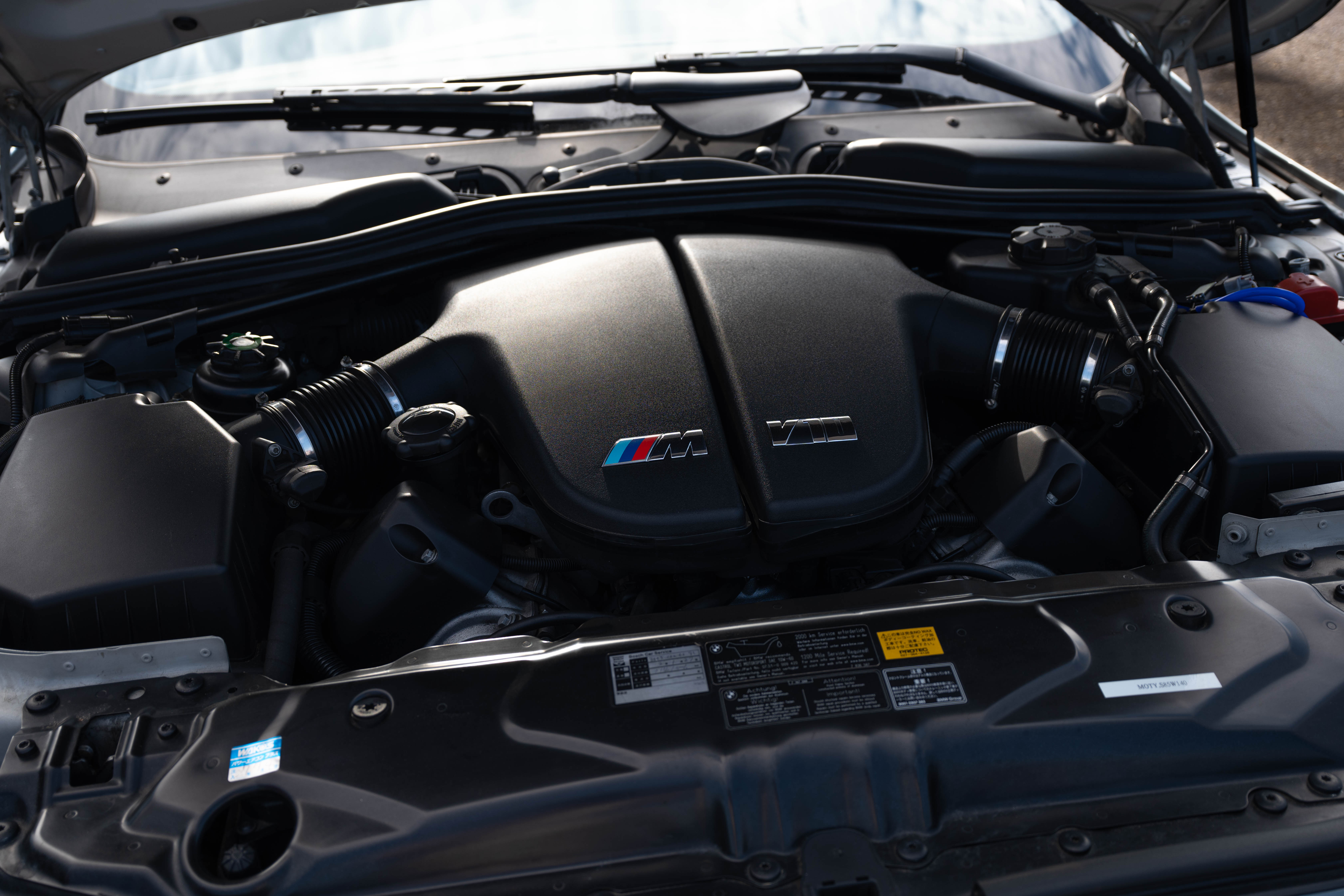 challenger blanche moteur