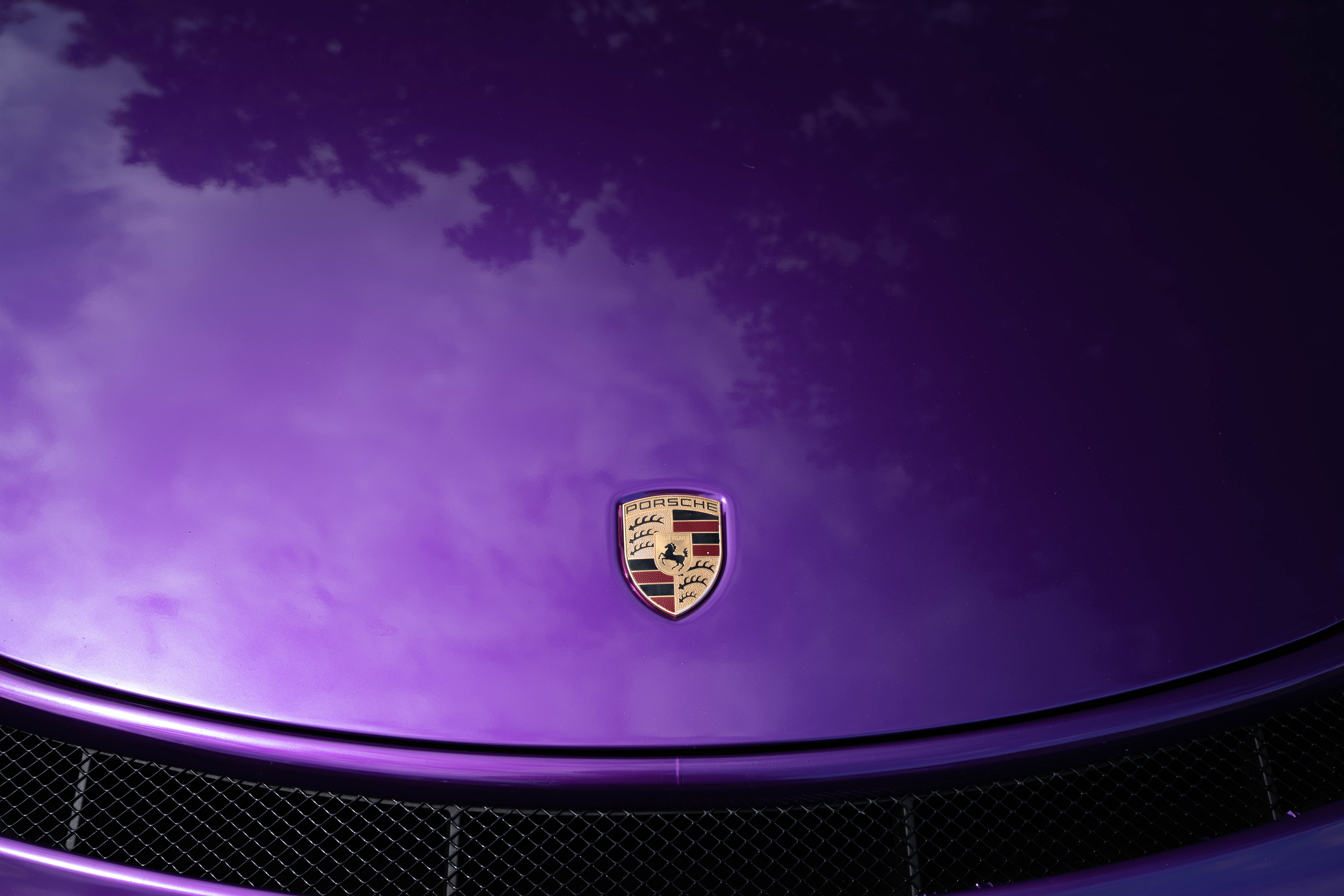 Porsche GT3 violette logo