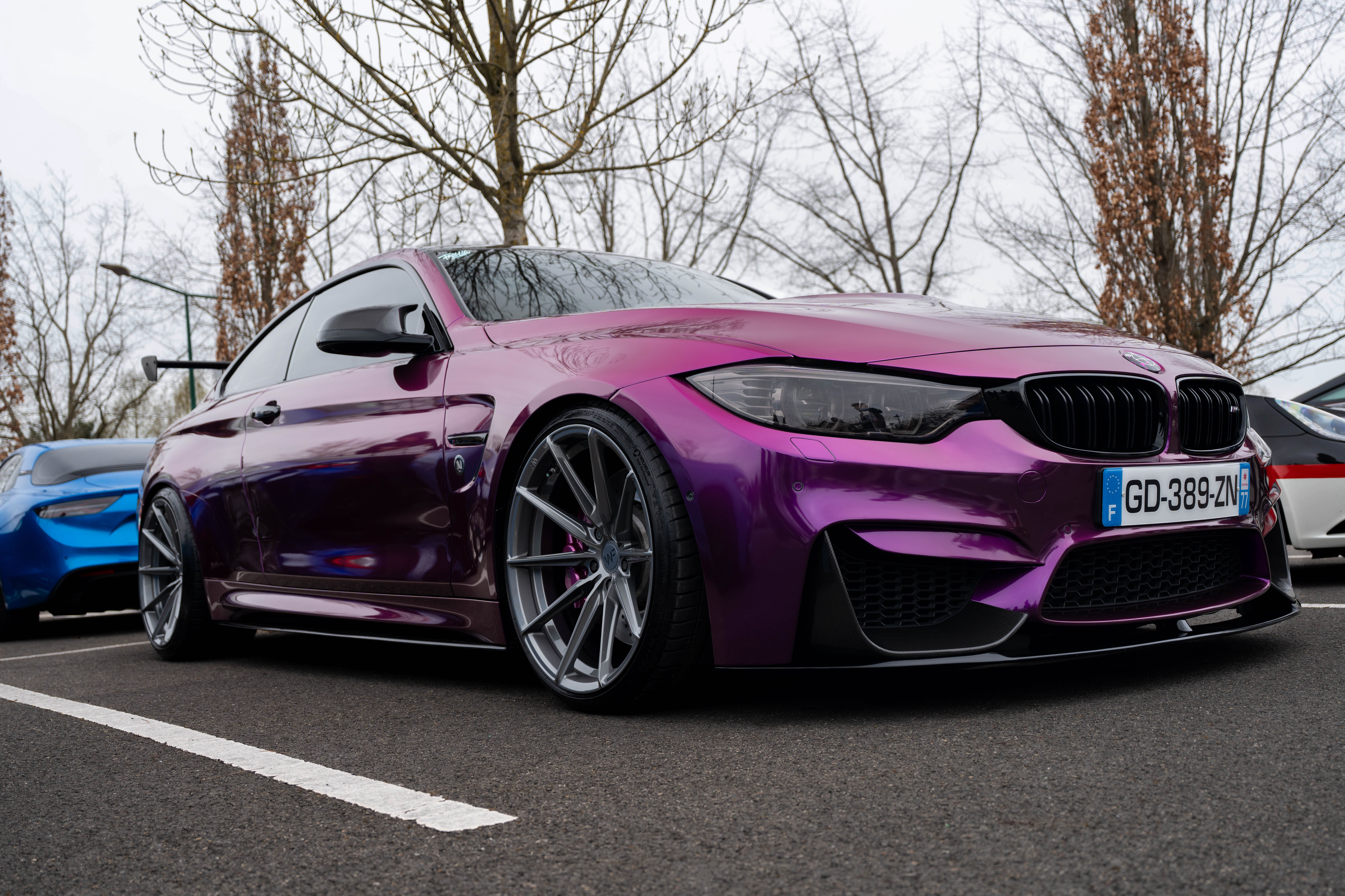 BMW Mauve - Vue de 3/4